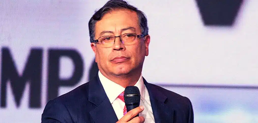 Colombian President Gustavo Gifted 100k Satoshi Worth of Bitcoin