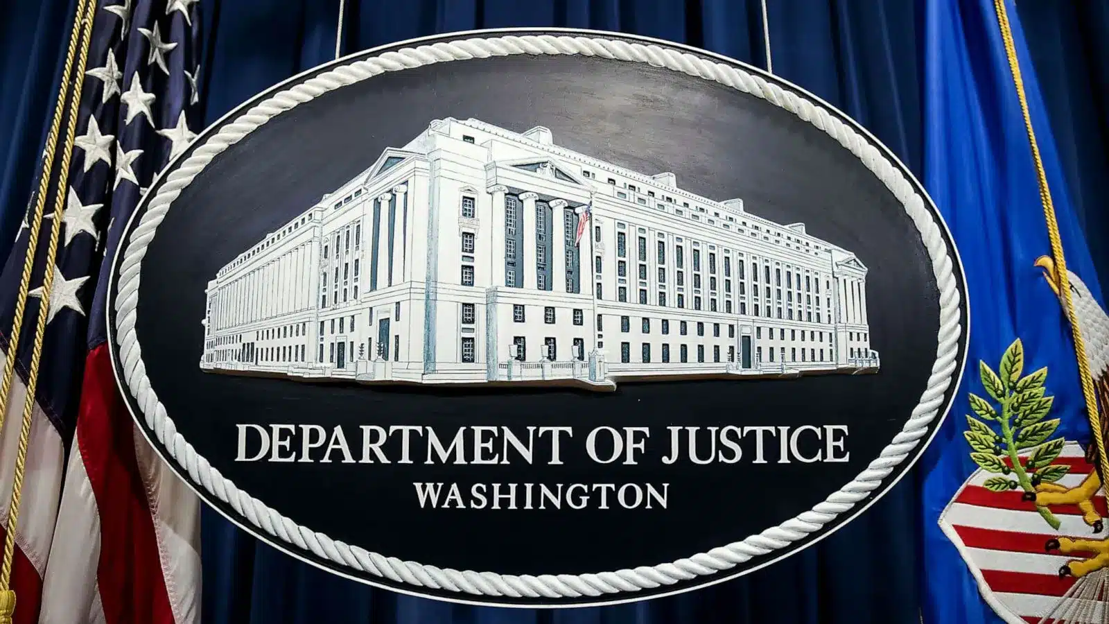 U.S. DOJ Charges Two Individuals for $25M AI Crypto Ponzi Scam