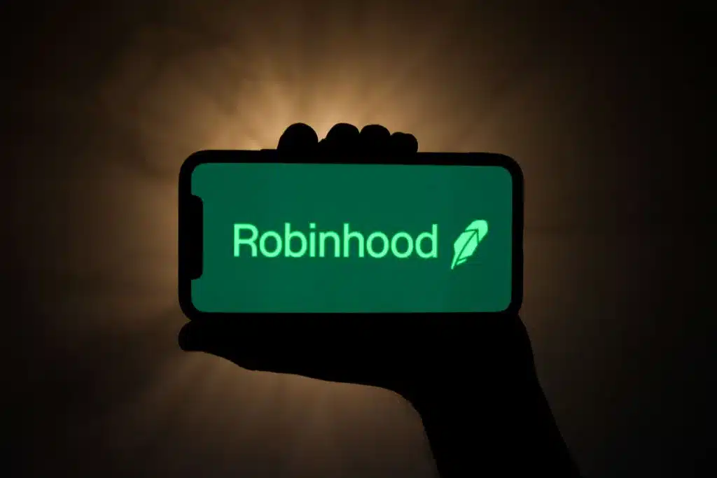 Robinhood to Tokenize U.S. Stocks for Europe Using Solana and Arbitrum