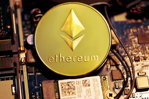  Ethereum (ETH)