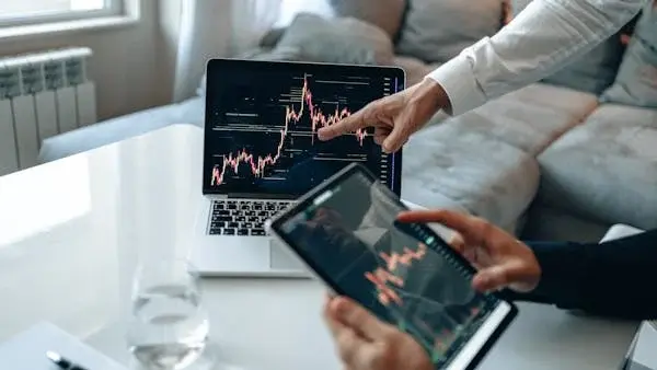 Aave TVL Surge Signals DeFi Resurgence 