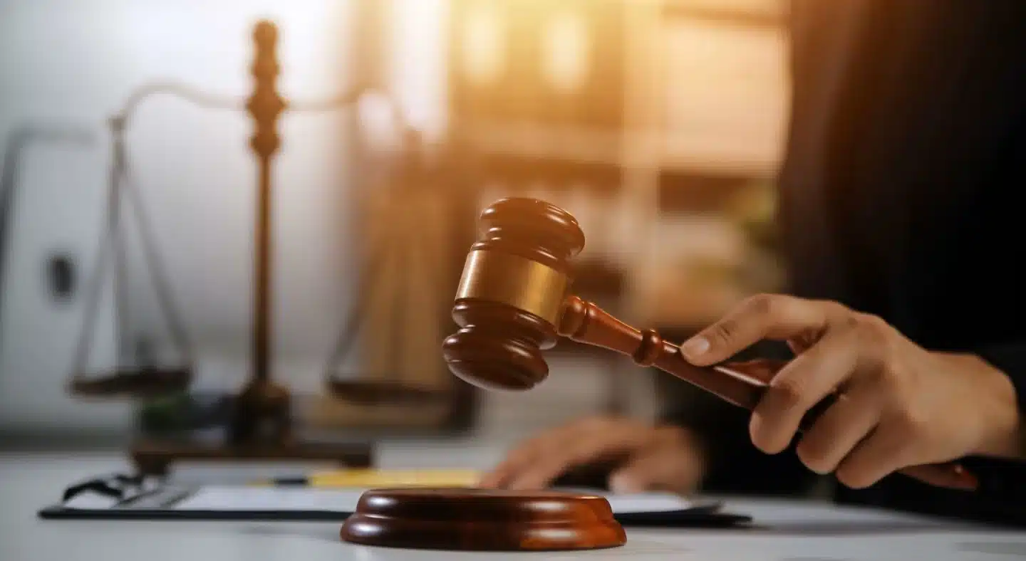 DIFC Courts Revolutionize Legal Services with Blockchain-Powered Notary System!