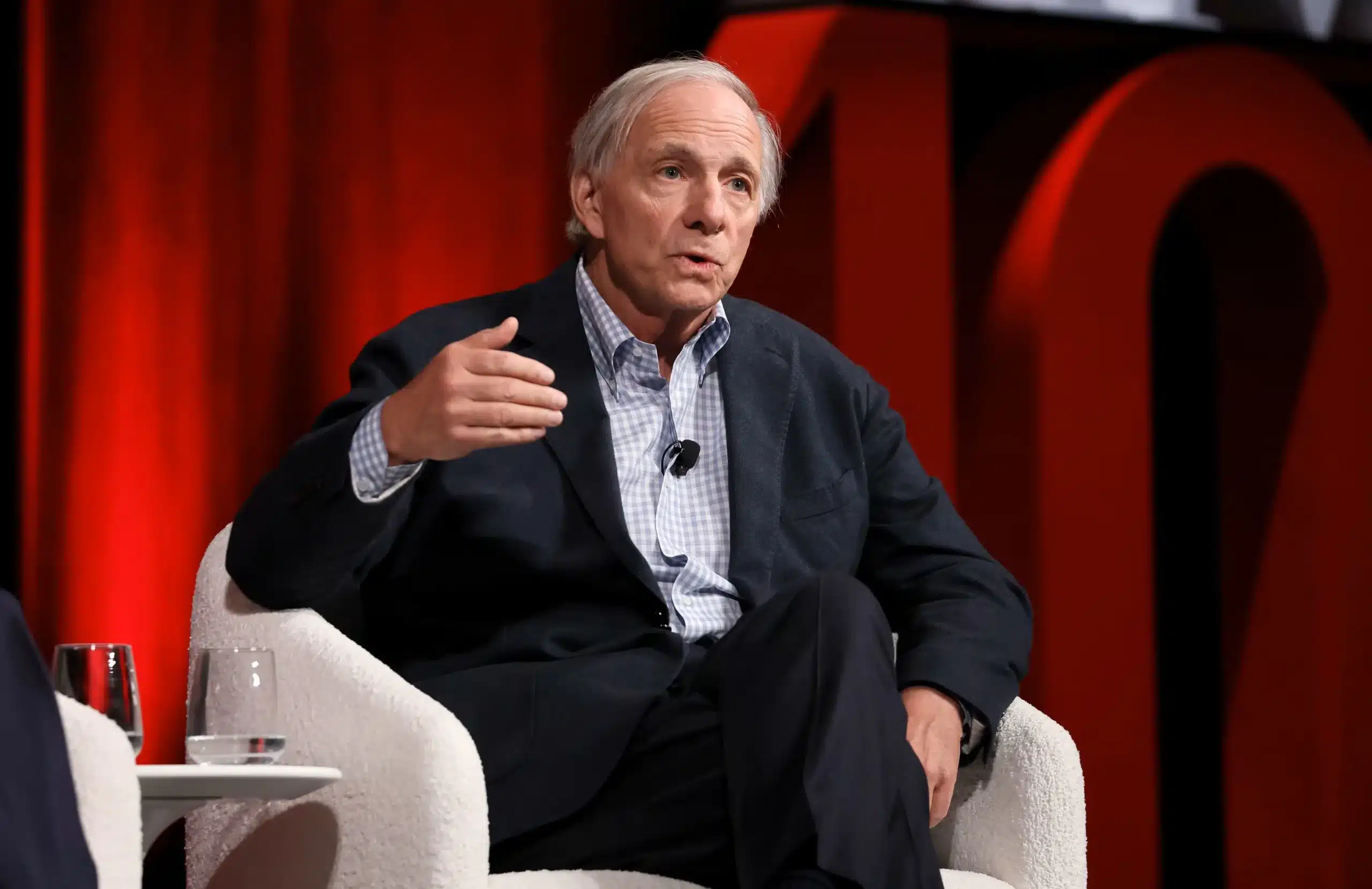 Ray Dalio Declares Bitcoin Failed as Safe Haven While Backing Gold Again