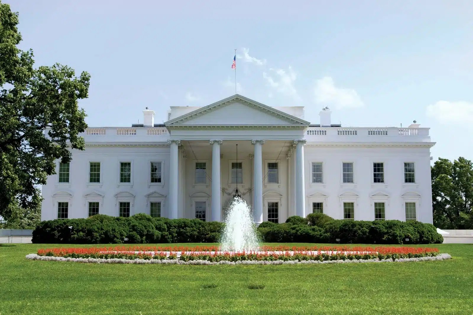 White House Rushes to Save Clarity Act as Key Senate Vote Nears
