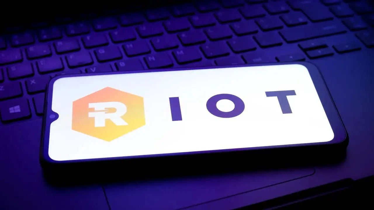 Riot Platforms Stock Jumps 11% After Bitcoin Sale Funds Texas Data Center Expansion